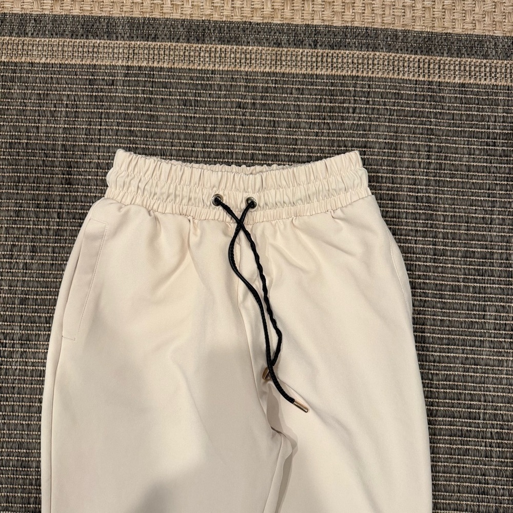Zara Cream Joggers - Picture 2 of 3